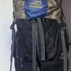 Alps Mountaineering Backpack 