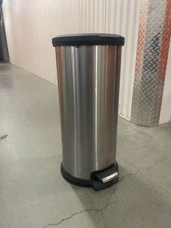 Round Cylinder Simple Human Trash Can. Step pedal to open 30L