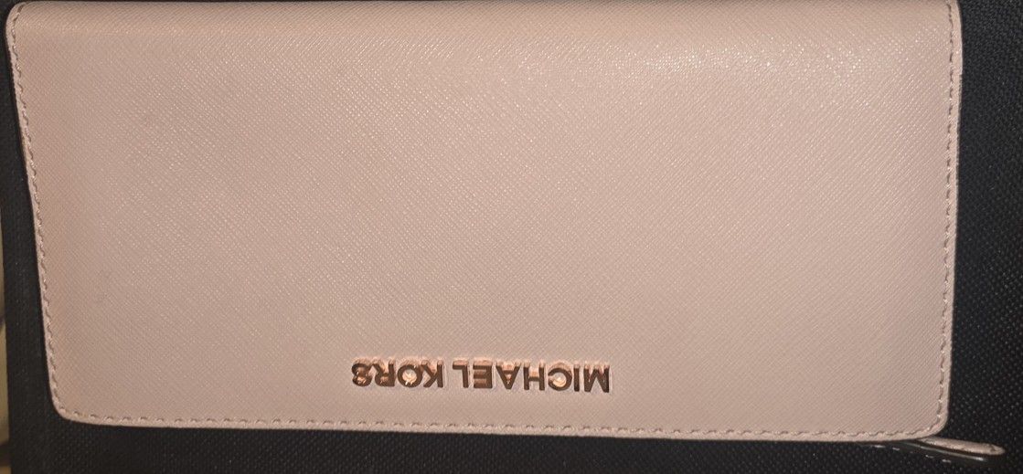 Michael kors wallet