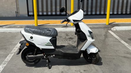 Fly pro e-moped scooter 2023 top speed 35mph
