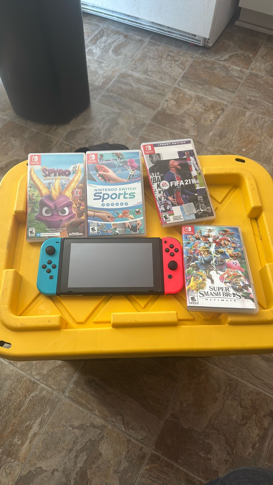 Nintendo Switch +4 Games