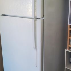 G E Refrigerator
