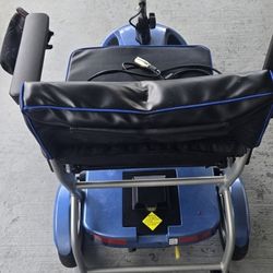 Lite Weight Folding Scooter 