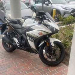 2017 Yamaha R3