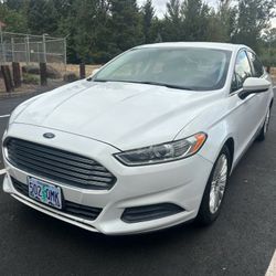 2015 Ford Fusion Hybrid With 83,000 Miles Clean Carfax