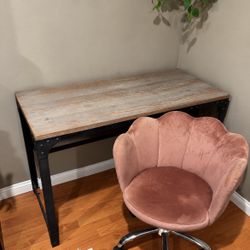 Desk + pink suede chair 