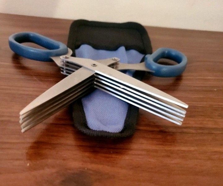 NEW SHREDDING SCISSORS IN POUCH