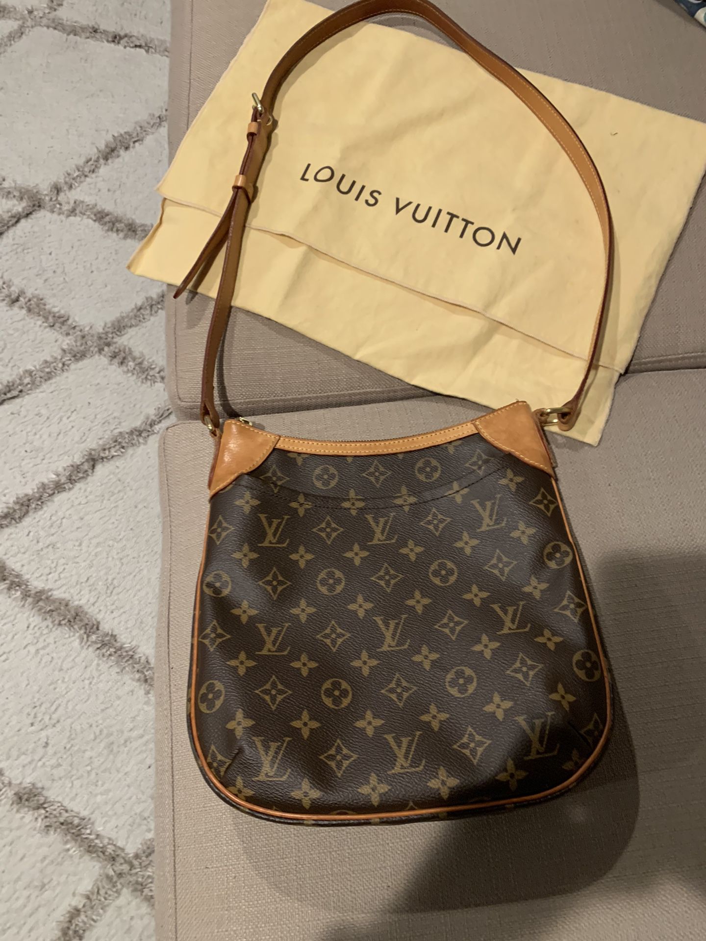 Beautiful Louis Vuitton Crossbody Purse