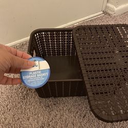 Cute Small Plastic Storage Basket With Lid 