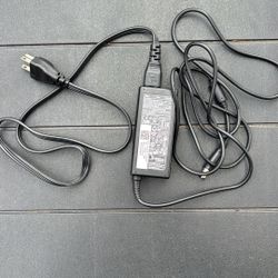 Dell Power cord AC Adaptor Battery Charger 