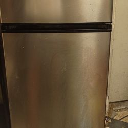 Nice Small full size Refrigerator