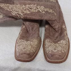Women's Corral Brown Embroidered Cowgirl Boots 