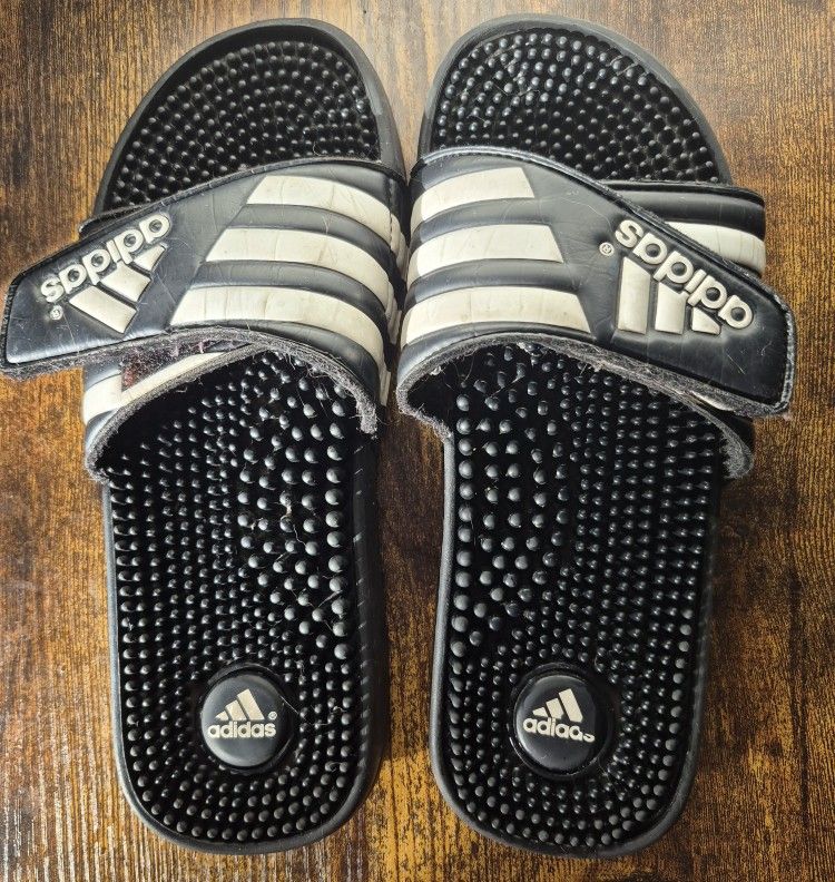 🔥LOVINGLY USED ADIDAS SHOES! SIZE 7 1/2-8 $10!🔥