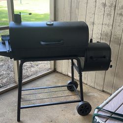 Charcoal Grill/smoker Only Used Twice $90