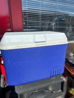 Rubbermaid cooler