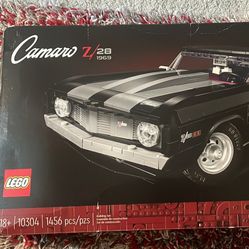 NEW LEGO 10304 Chevrolet Camaro Z28 (damaged box) 