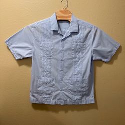 Men’s Large Cubavera Blue Embroidered Guayabera Short Sleeve Button Up Shirt