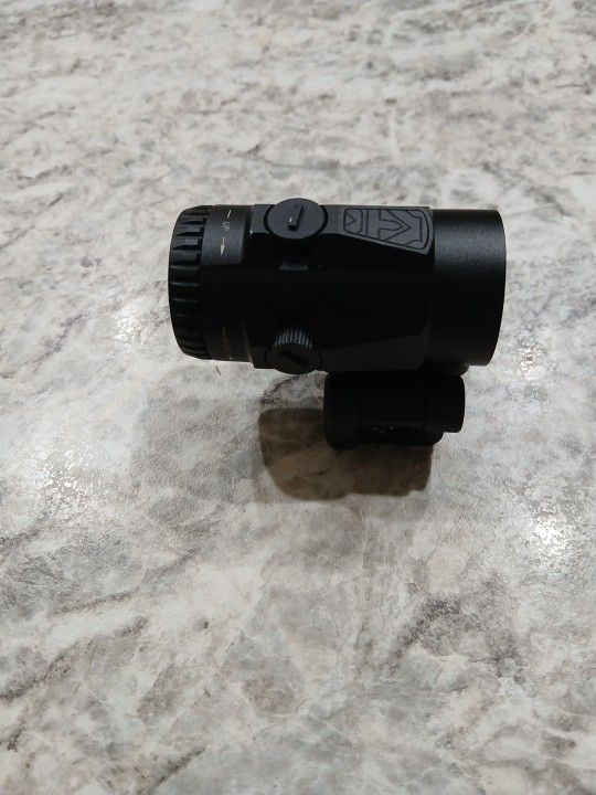 Open Box MAGNIFIER