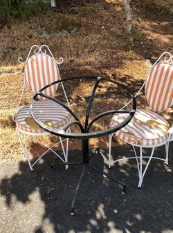 Cute Little Bistro/Ice Cream Parlor Set