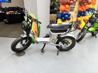 ICON Eb01 ebikes -2 passenger, loaded, bran new