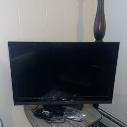 30 Inch Vizio Tv & Full Motion Tv Wall Mount W/ Tool Kit 