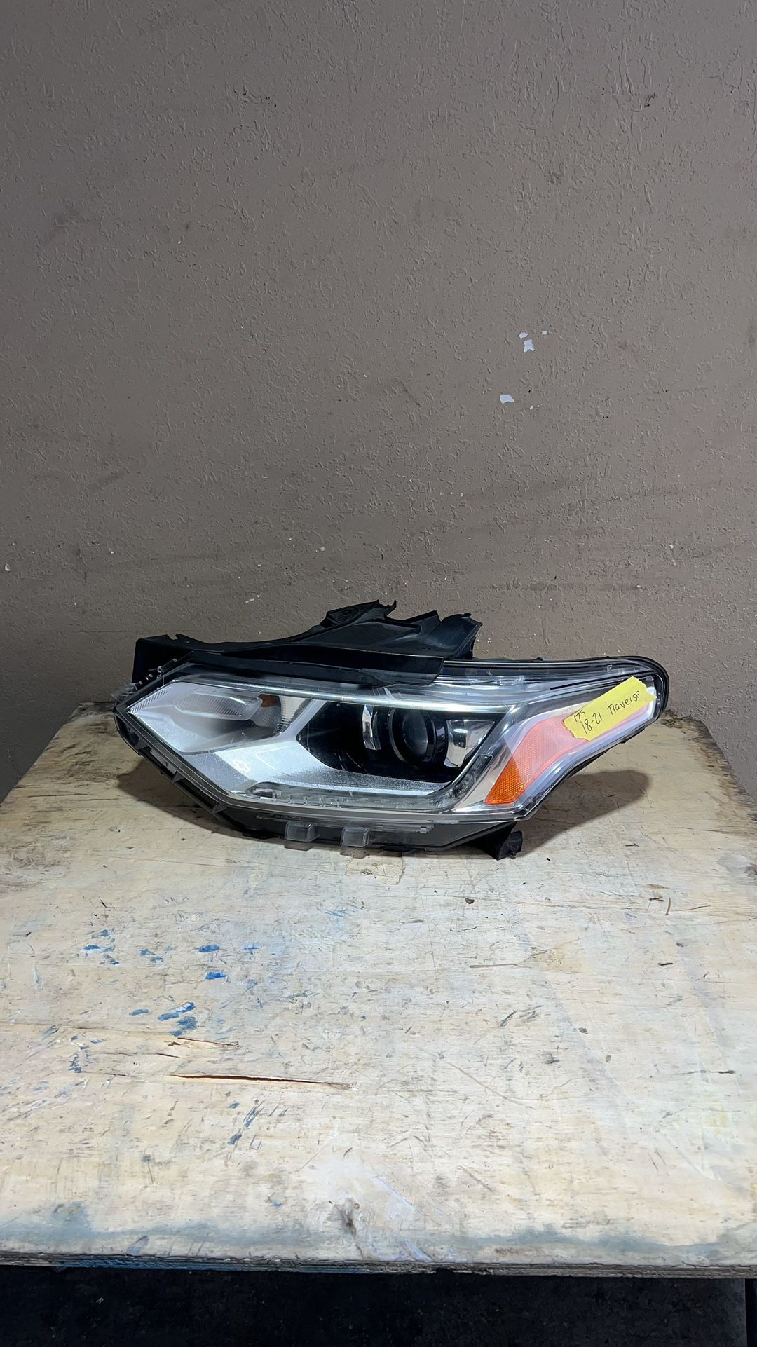 (175) 18-21 Chevy Chevrolet Traverse Left Headlight Headlamp Izquierdo Head Light Lamp Driver Side Lh Part Parts 2018 2019 2020 2021