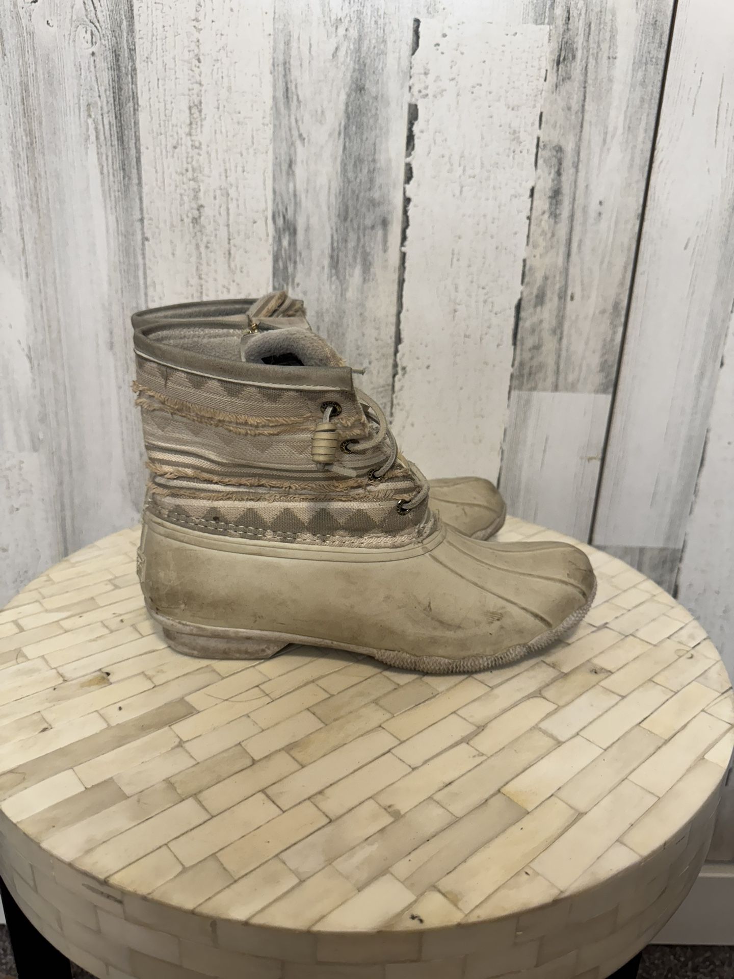 Sperry snow rain boots size 8