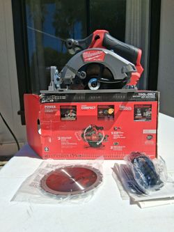 Milwaukee m12 5-3/8" circular saw tool only