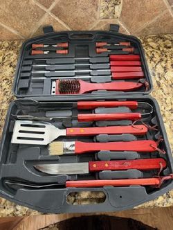 18 Pc BBQ Tool Set with Carrying Case Cherry Wood