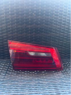 2017 2018 2019 2020 BMW 5-Series 530i 540i M550i M5 530e Left Driver Side Inner Tail Light OEM