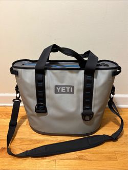 YETI Hopper 30 Large Soft Side Cooler With Straps- Gray