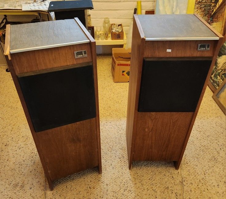 Cerwin Vega Model 12TR Working Speakers