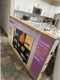 85 inch tv smart Samsung still in the box