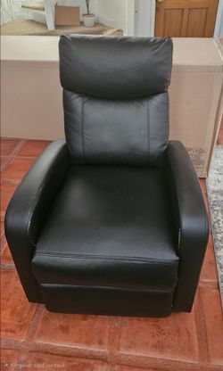 Black power recliner W MASSAGE