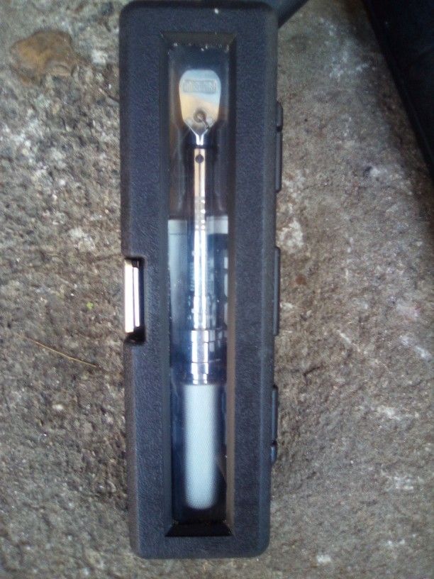 ICON Professional Torque Wrench 3/8 in-lb 40-220