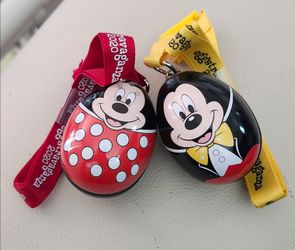 Disney Eggstravaganza 2020 Little Mickey and Minnie Mouse Tin Egg Set Lanyard