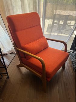 Like new mid century chair