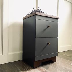 Nightstand / Side Table