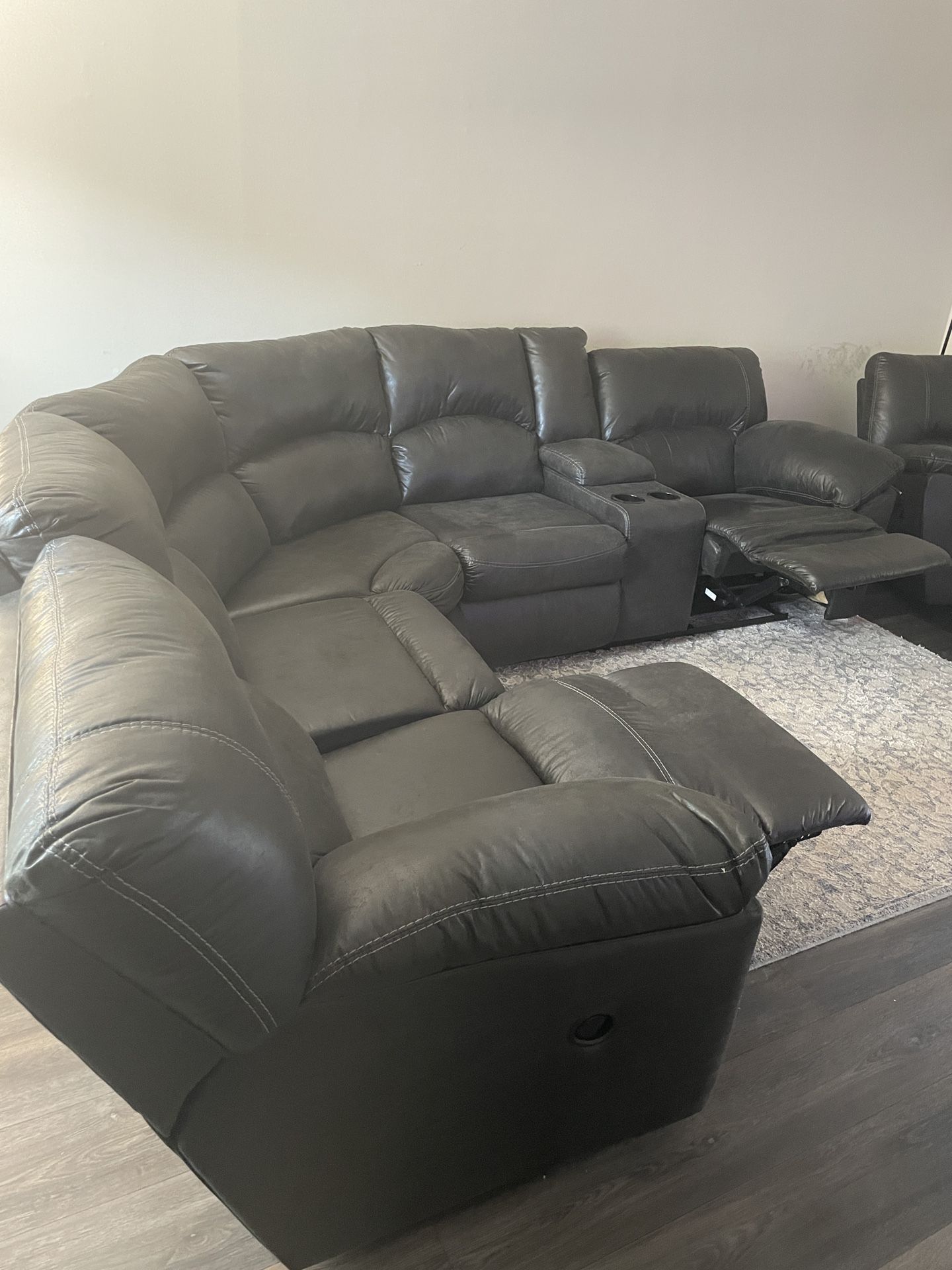 Living room Set Ashley Furniture