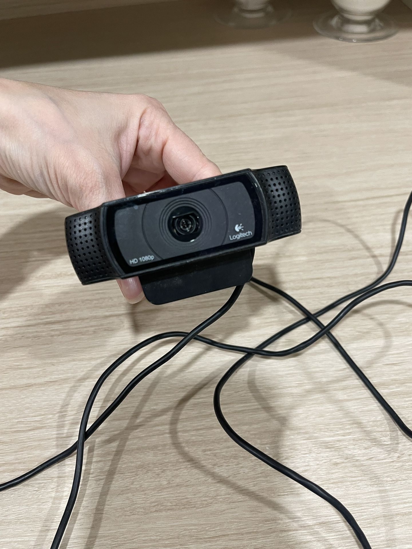 Logitech HD Pro Webcam C920, Widescreen Video Calling and Recording, 1080p Camera, Desktop or Laptop Webcam