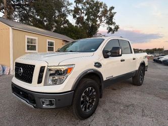 2017 Nissan TITAN