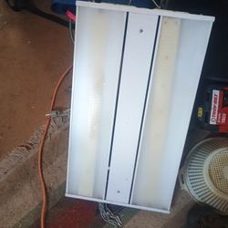 Led Shop Lights 110v   There 25inch Long And 14 Inch Wide 