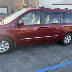 2008  Hyundai Entourage  120k Miles 