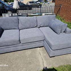 kroehler furniture  sofa great condition 