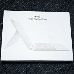 
Apple Magic Keyboard Folio
Description
iPad Keyboard and case for iPad (10th Generation), Detachable Two-Piece Design That attaches magnetically, Bui