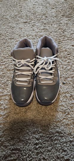 Men US 7/ Womens 9 Cool gray Jordan 11s