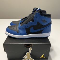 3Y Little Kid’s Jordan 1 Retro High OG DK Marina Blue