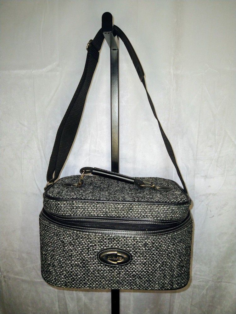 Black & Grey Travel/Toiletry Bag