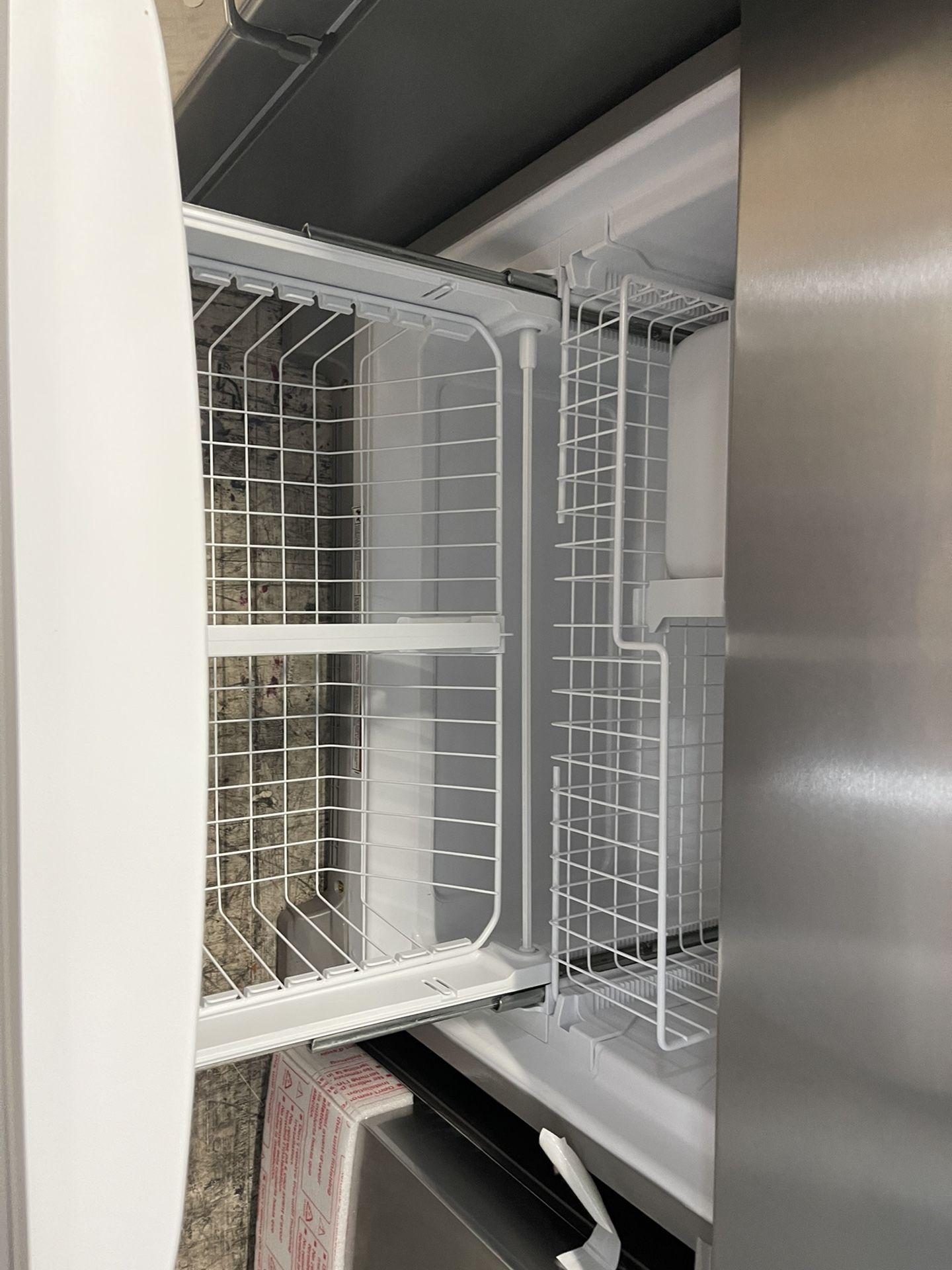 Whirlpool Bottom Freezer In Stainless Steel New Open Box Coubter Depth 