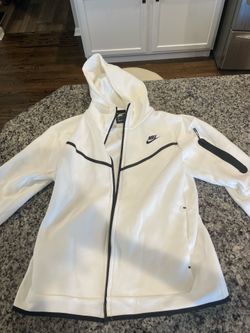 White Nike tech set